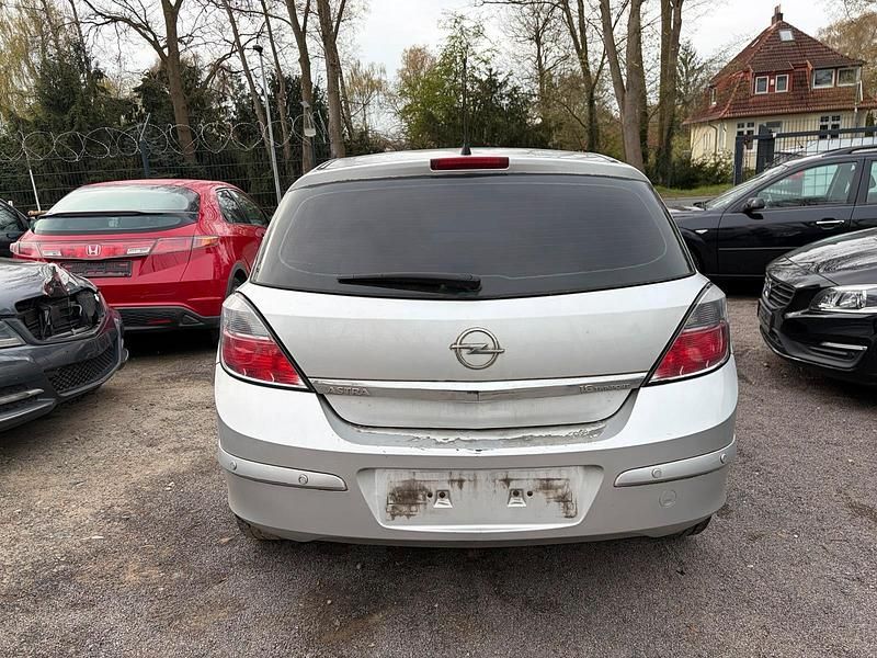 Gebraucht Opel Astra 105 PS (77 kW) 2007 Grau Limousine