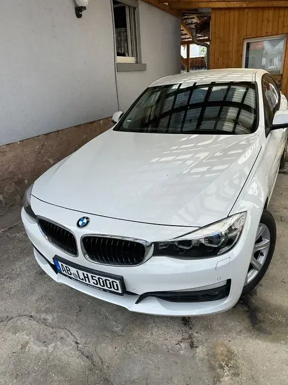 Gebraucht BMW 320 Advantage 190 PS (139 kW) 2018 Weiß Limousine
