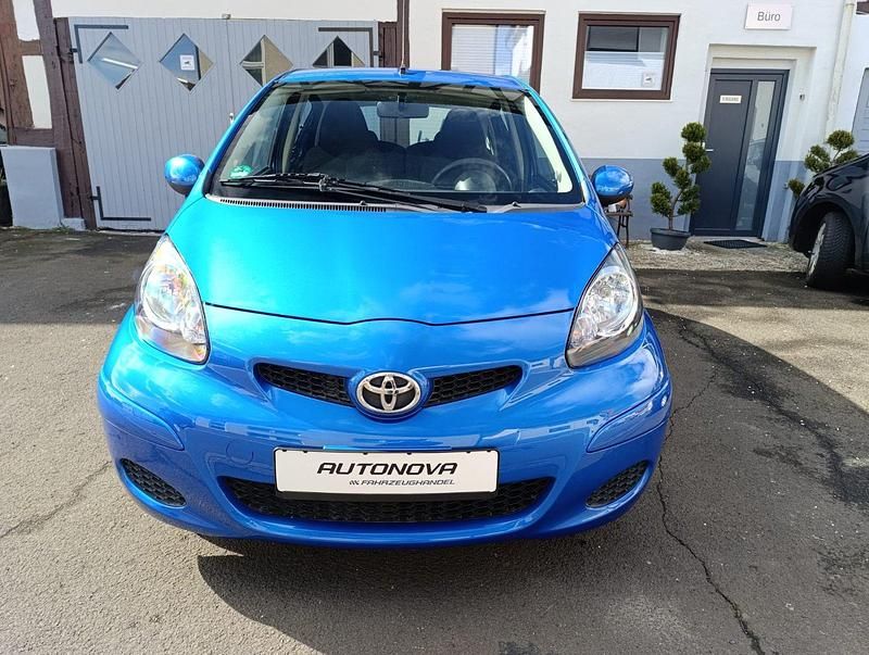Gebraucht Toyota Aygo 68 PS (50 kW) 2009 Blau Kleinwagen