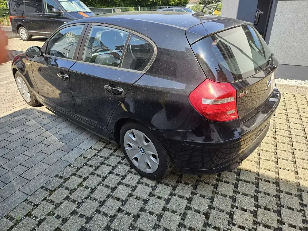 Gebraucht BMW 118 143 PS (105 kW) 2010 Schwarz Kleinwagen