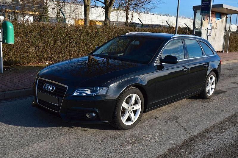 Gebraucht Audi A4 Design 160 PS (117 kW) 2011 Schwarz Kombi