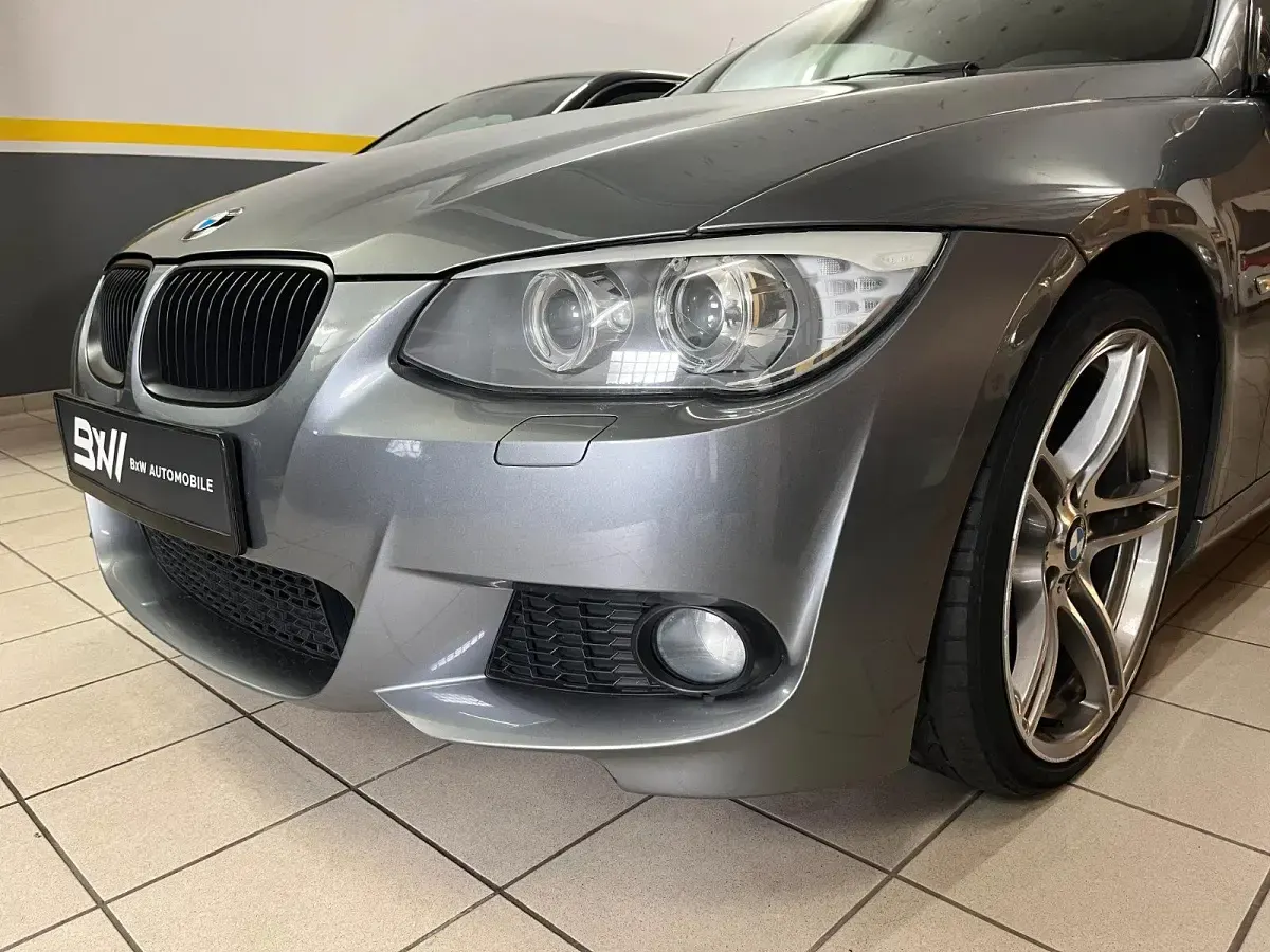 Gebraucht BMW 330 Cabriolet Comfort Edition 245 PS (180 kW) 2013 Grau Cabrio