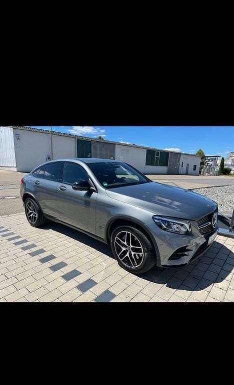 Grau Gebraucht 2019 Mercedes GLC250 Coupé | 33.800 € (Fairer Preis) - Bild 1/4