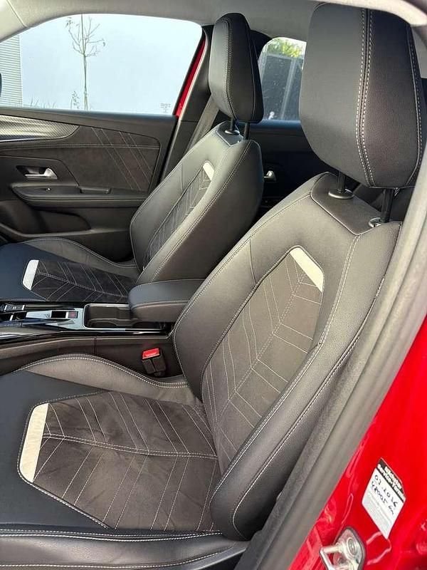 Gebraucht Opel Mokka-e Ultimate 100 kW (136 PS) 2022 Rot SUV