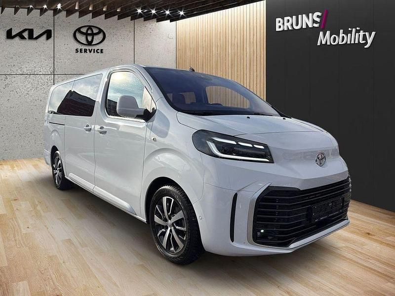 Gebraucht Toyota Proace Verso Team 177 PS (130 kW) 2024 Weiß Kombi