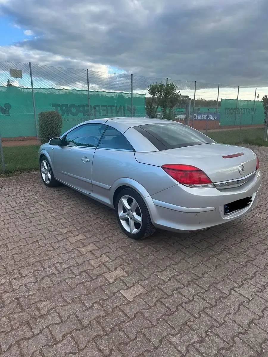 Gebraucht Opel Astra 140 PS (102 kW) 2006 Silber Cabrio