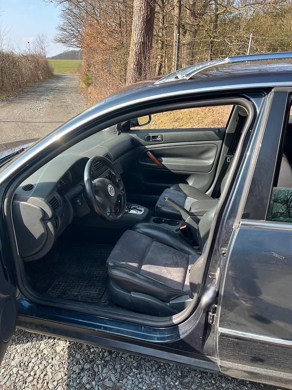 Gebraucht VW Passat Highline 163 PS (119 kW) 2004 Blau Kombi