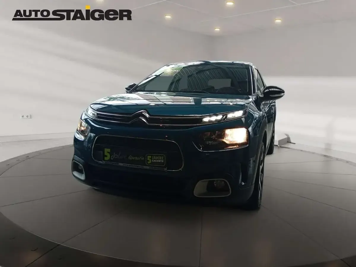 Gebraucht Citroën C4 Shine 131 PS (96 kW) 2018 Lackierung ultra smaragd perlm SUV