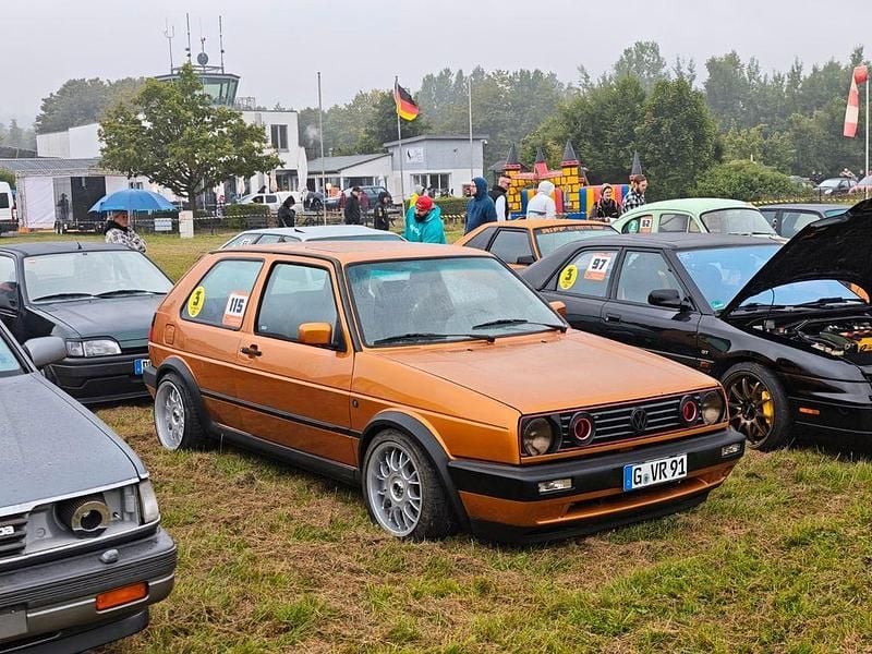 Orange Gebraucht 1991 VW Golf II Limousine | 7.400 € - Bild 1/4