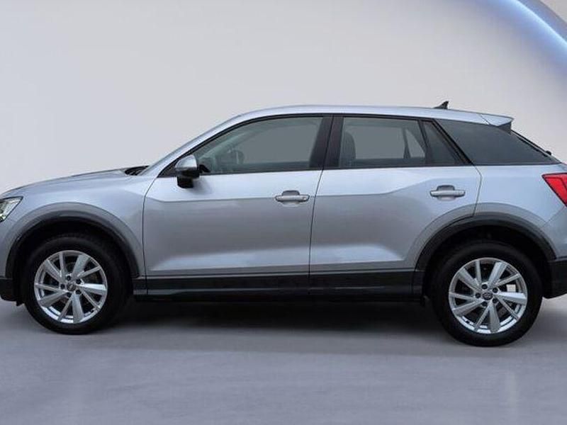 Gebraucht Audi Q2 Design 132 PS (97 kW) 2019 Silber SUV