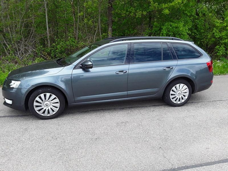 Gebraucht 2016 Skoda Octavia Kombi | 16.800 € (Teuer) - Bild 1/3