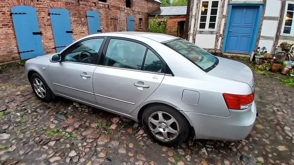 Gebraucht Hyundai Sonata 162 PS (119 kW) 2006 Silber Limousine