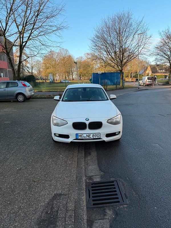 Gebraucht BMW 116 136 PS (100 kW) 2014 Weiß Kleinwagen
