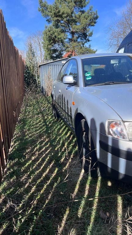 Gebraucht VW Passat 101 PS (74 kW) 1997 Silber Limousine