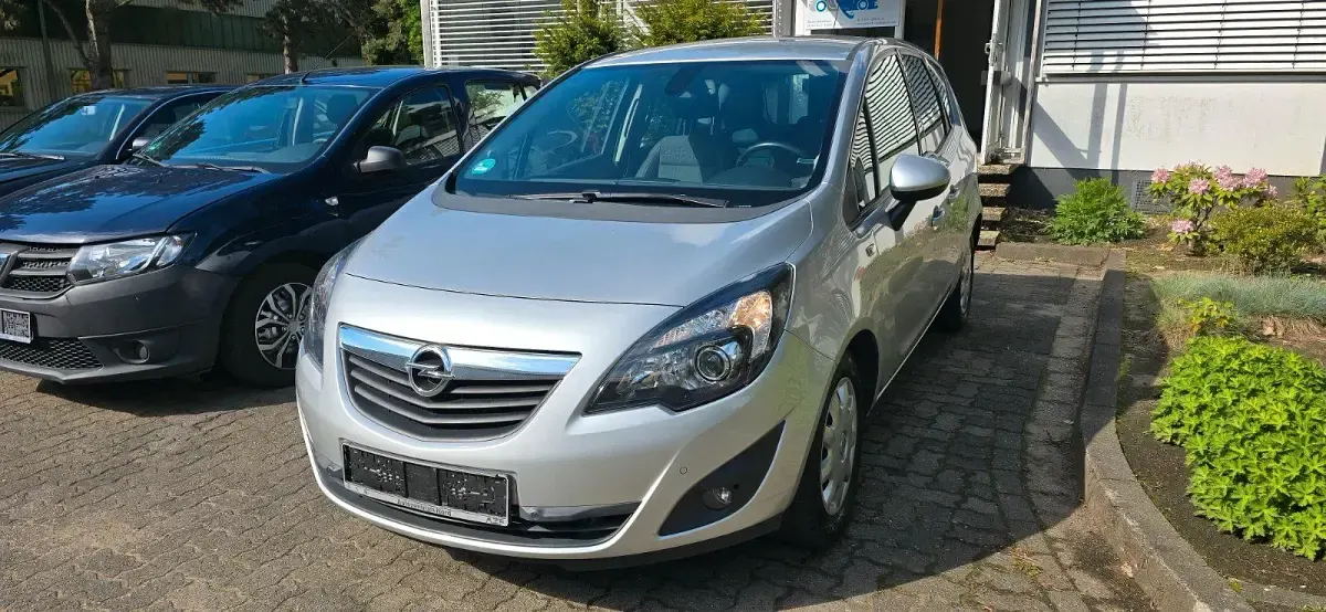 Gebraucht Opel Meriva 101 PS (74 kW) 2012 Silber Van / Kleinbus