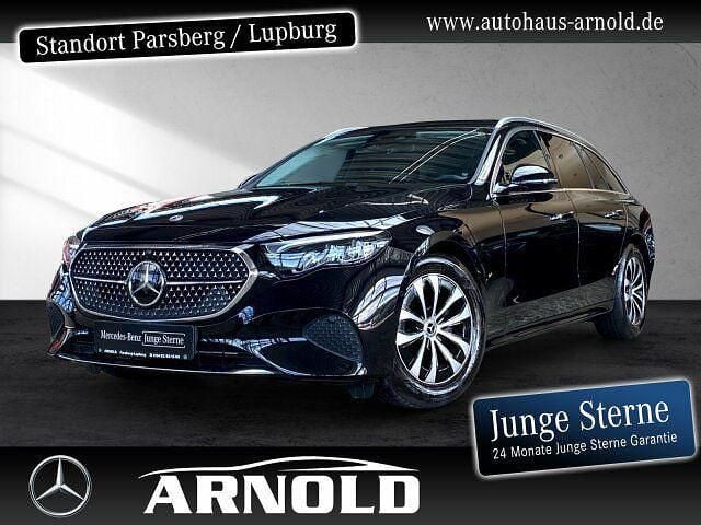 Schwarz (obsidianschwarz) Gebraucht 2024 Mercedes E220 Avantgarde Limousine | 43.440 € (Fairer Preis) - Bild 1/4