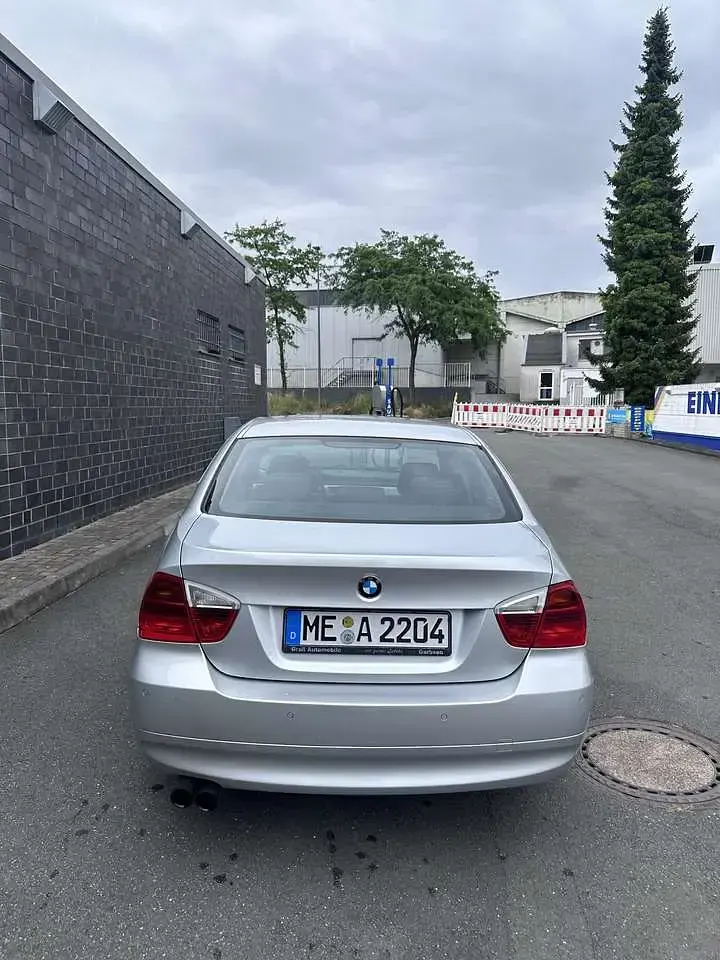 Gebraucht BMW 325 218 PS (160 kW) 2007 Limousine