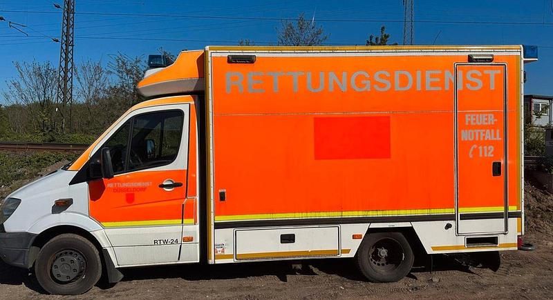 Używany Mercedes Sprinter 190 KM (139 kW) 2012 Biały Van