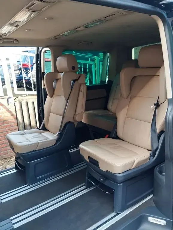 Gebraucht VW Multivan 179 PS (131 kW) 2011 Schwarz Van / Kleinbus