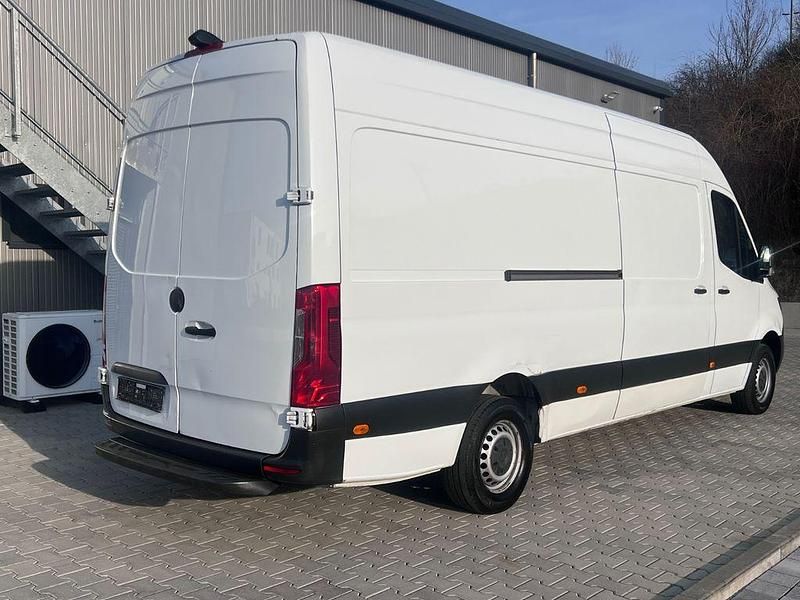 Gebraucht Mercedes Sprinter 150 PS (110 kW) 2022 Arktikweiss Van