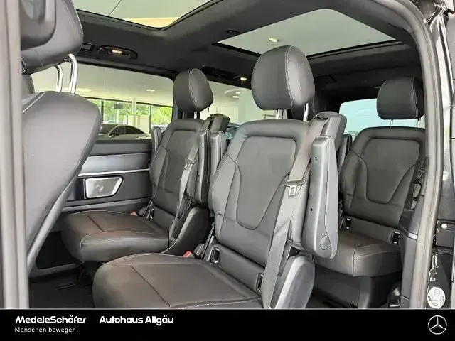 Gebraucht Mercedes V300 Avantgarde 237 PS (174 kW) 2025 Graphitgrau Van / Kleinbus