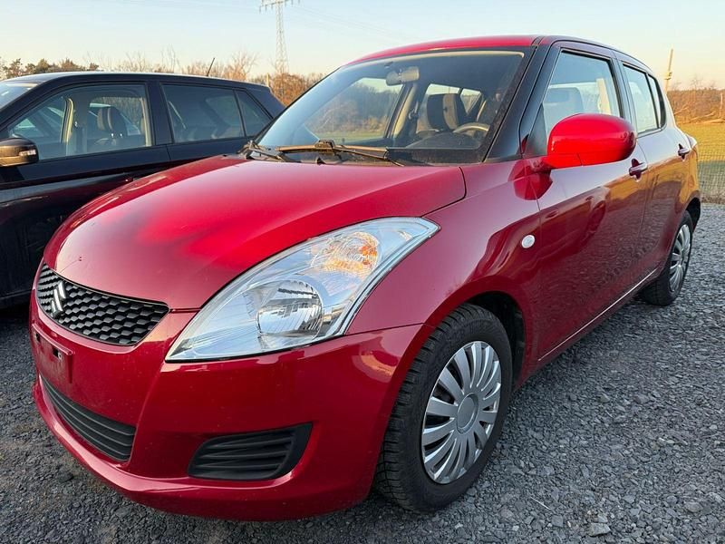 Gebraucht Suzuki Swift 94 PS (69 kW) 2012 Rot Kleinwagen