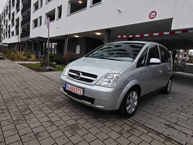 Grau Gebraucht 2006 Opel Meriva Selection Van / Kleinbus | 1.500 € (Superpreis) - Bild 1/4