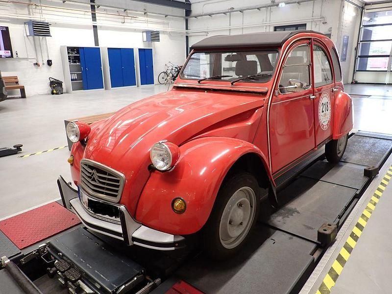 Rot Gebraucht 1987 Citroën 2CV Limousine | 9.900 € - Bild 1/4
