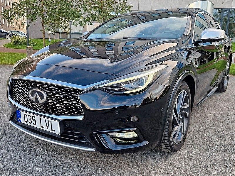 Schwarz Gebraucht 2016 Infiniti Q30 Premium Limousine | 14.800 € (Fairer Preis) - Bild 1/4