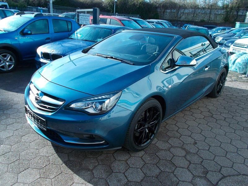 Usado Opel Cascada Innovation 140 HP (102 kW) 2013 Deep sky Cabrios