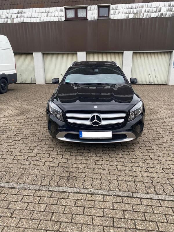 Schwarz Gebraucht 2015 Mercedes GLA220 SUV | 16.400 € (Guter Preis) - Bild 1/4