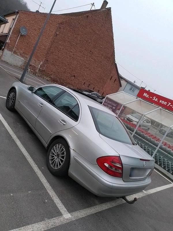 Second-hand Mercedes E220 150 CP (110 kW) 2002 Gri Berlinǎ