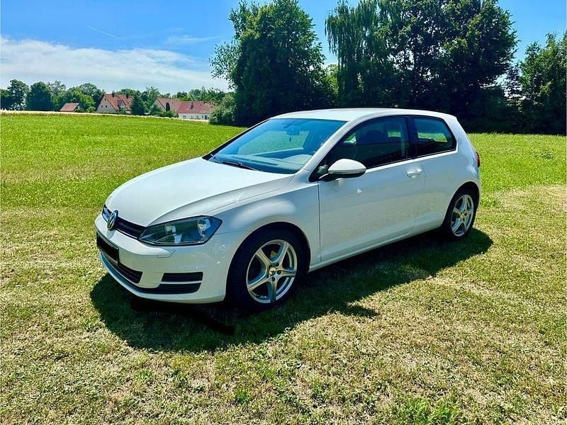 Weiß Gebraucht 2015 VW Golf VII Limousine | 7.390 € (Superpreis) - Bild 1/4