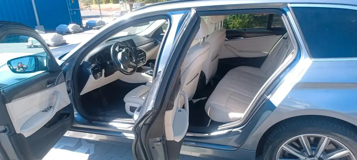 Gebraucht BMW 520 Luxury Line 190 PS (139 kW) 2019 Grau Kombi