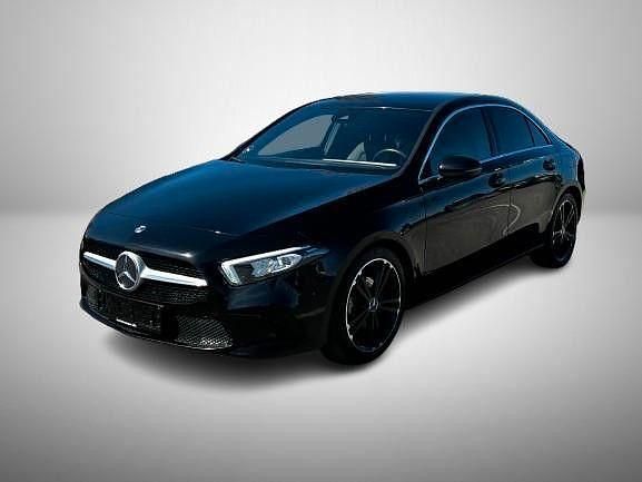 Gebraucht Mercedes A200 150 PS (110 kW) 2021 Schwarz Limousine