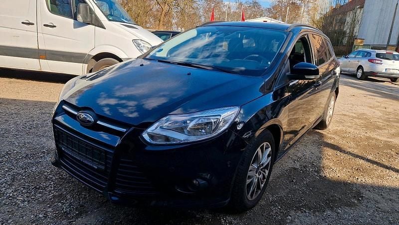 Gebraucht Ford Focus 125 PS (91 kW) 2011 Schwarz Kombi