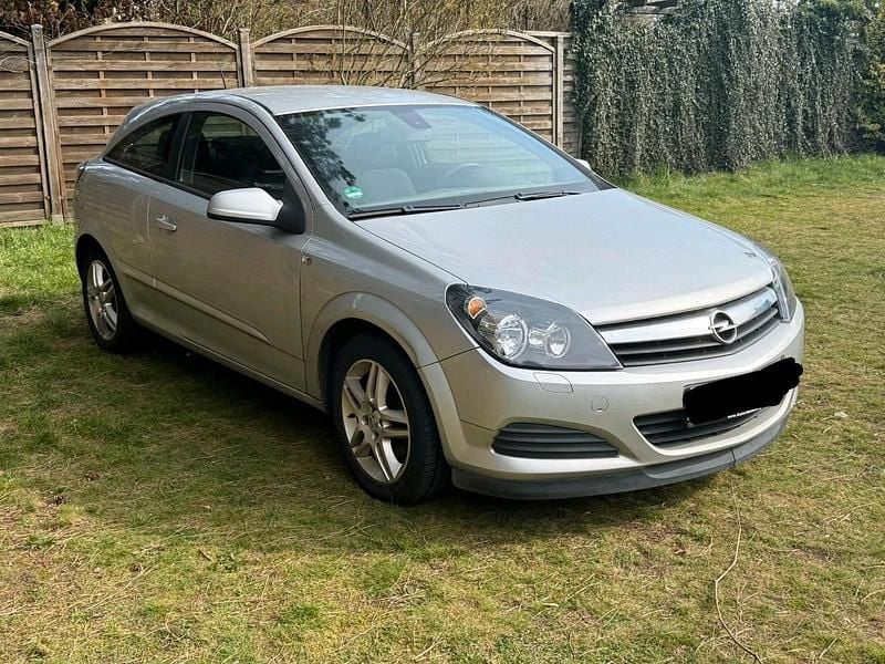 Gebraucht Opel Astra GTC 105 PS (77 kW) 2007 Silber Coupé