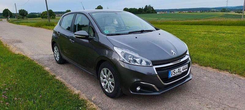 Braun Gebraucht 2019 Peugeot 208 Kleinwagen | 7.196 € (Fairer Preis) - Bild 1/4