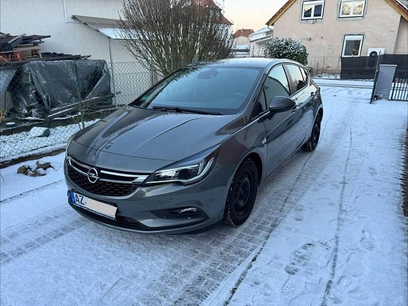 Grau Gebraucht 2018 Opel Astra Active Limousine | 9.000 € (Guter Preis) - Bild 1/4