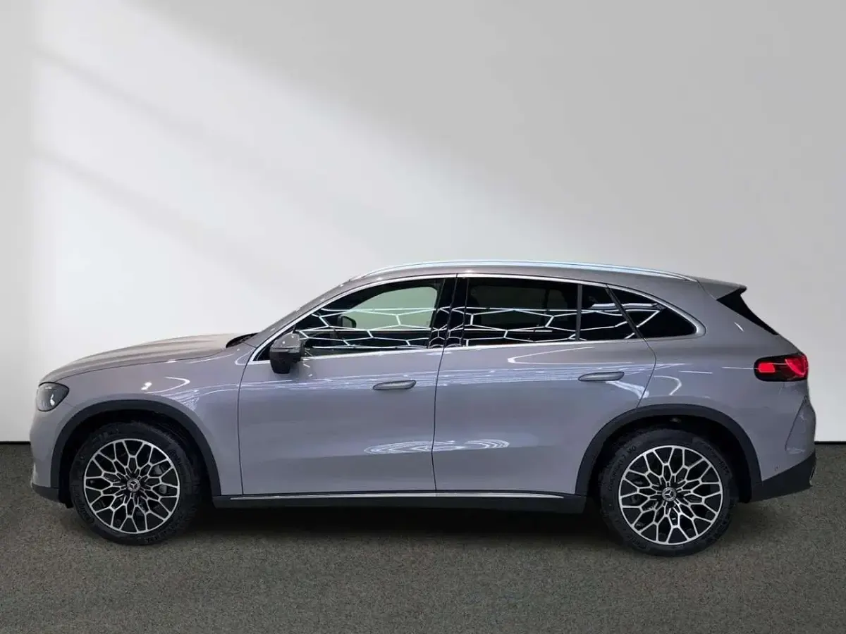 Gebraucht Mercedes GLC400d Avantgarde 359 kW (489 PS) 2026 Schwarz SUV