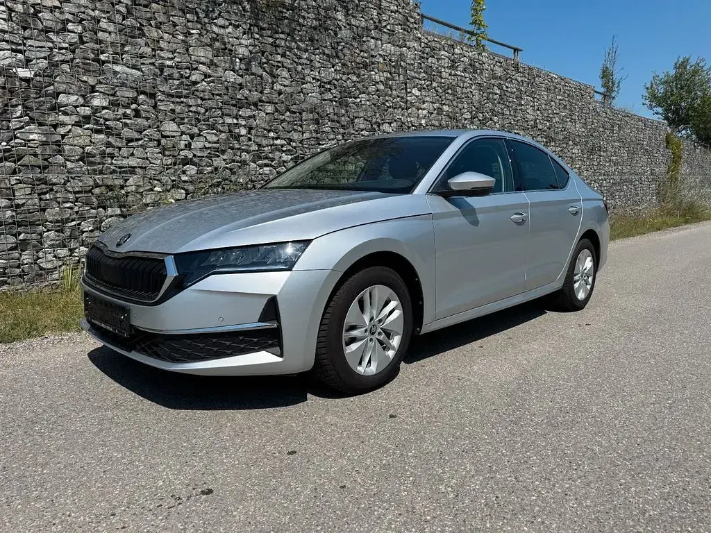 Gebraucht Skoda Octavia Selection 150 PS (110 kW) 2025 Silber Limousine