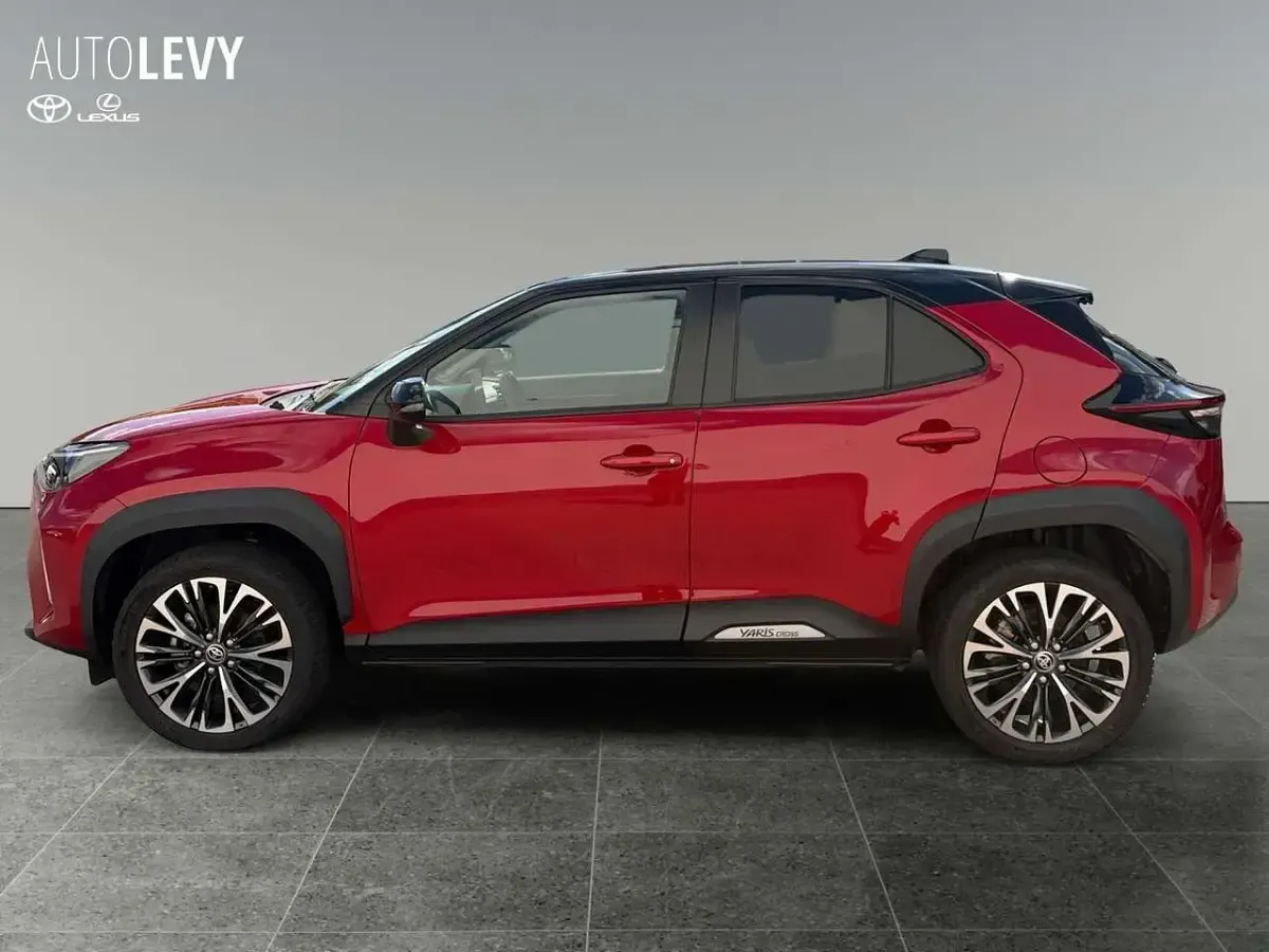 Gebraucht Toyota Yaris Cross Elegant 131 PS (96 kW) 2023 Rot SUV