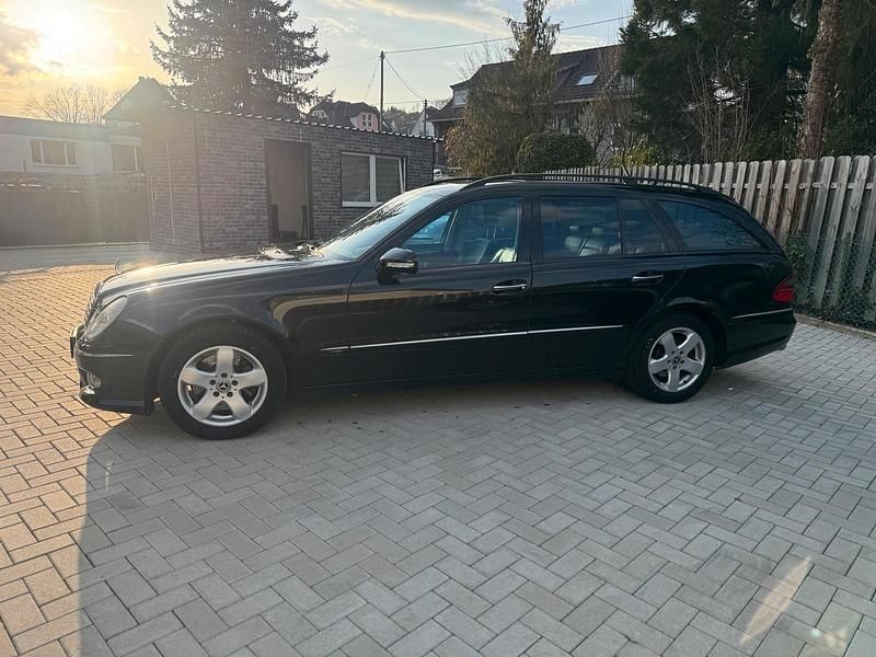 Gebraucht Mercedes E320 Avantgarde 224 PS (164 kW) 2007 Schwarz Kombi