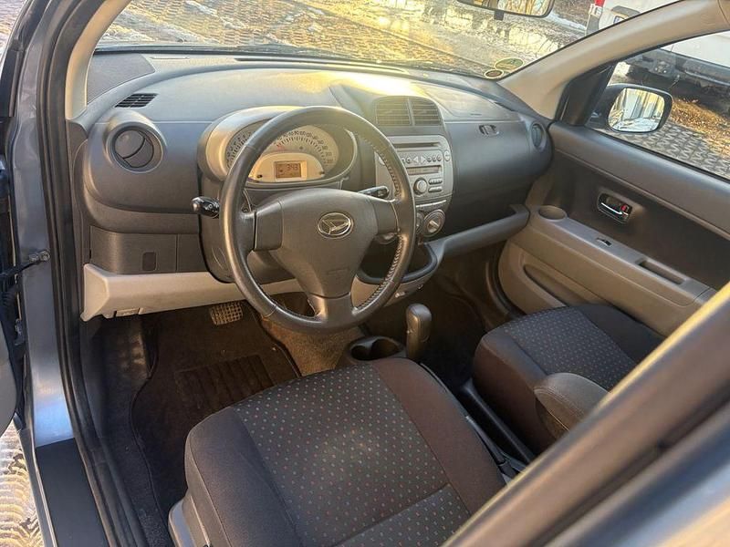 Gebraucht Daihatsu Sirion 91 PS (66 kW) 2011 Grau Kleinwagen