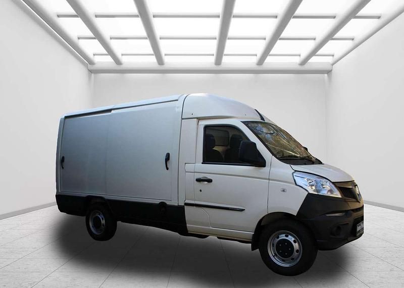 Gebraucht Piaggio Porter 106 PS (77 kW) 2024 Weiß Kombi