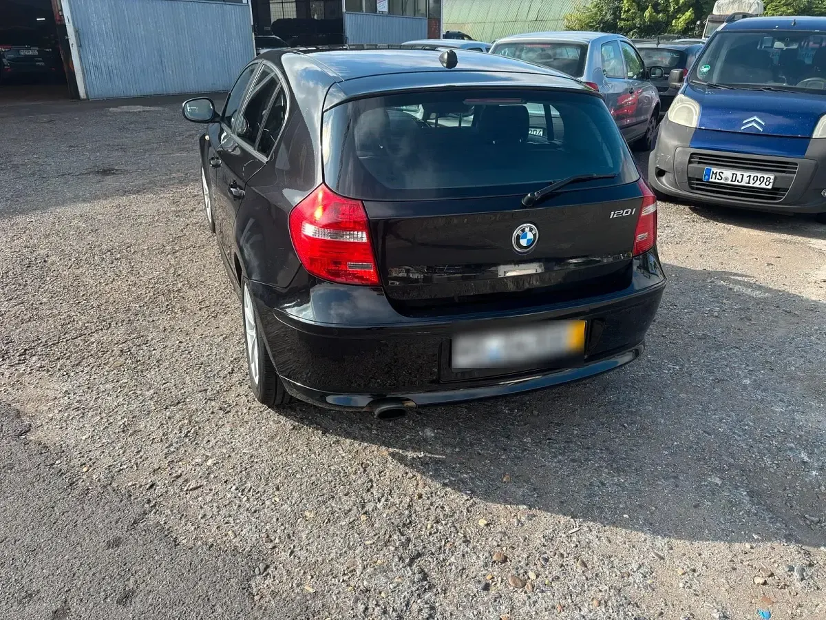 Gebraucht BMW 120 170 PS (125 kW) 2010 Schwarz Kleinwagen