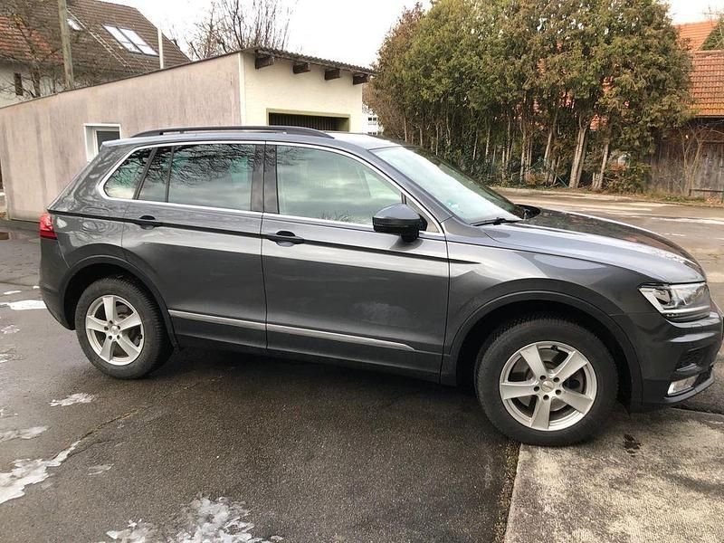 Gebraucht VW Tiguan Highline 179 PS (131 kW) 2016 Grau SUV