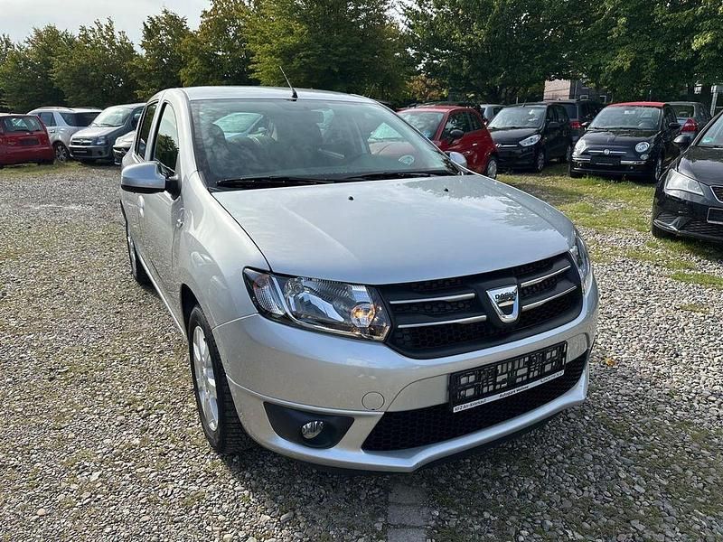 Grau Gebraucht 2014 Dacia Sandero Lauréate Kleinwagen | 4.999 € (Guter Preis) - Bild 1/4