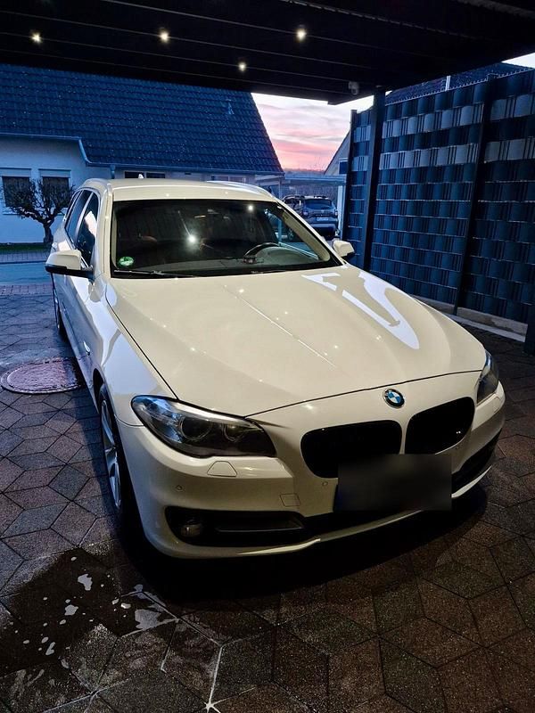 Gebraucht BMW 530 258 PS (189 kW) 2015 Weiß Kombi