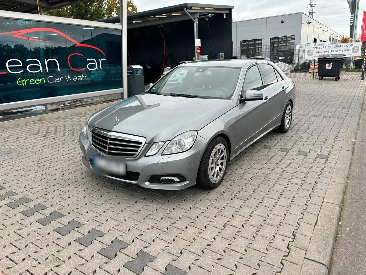 Gebraucht Mercedes E350 231 PS (169 kW) 2010 Grau Limousine